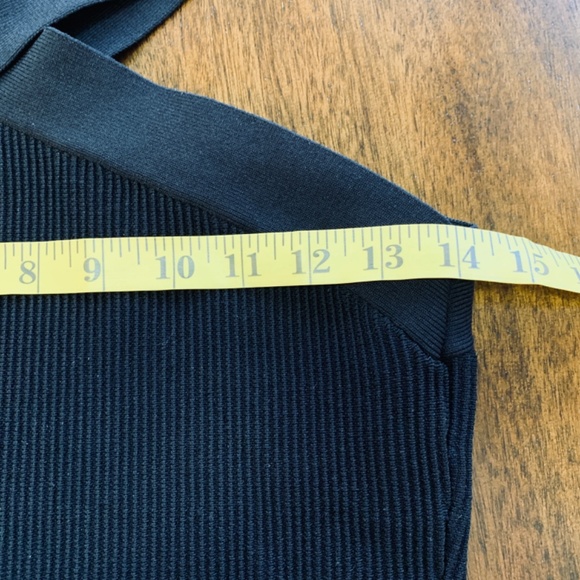 Aritzia BABATON Black Sculpt Knit Criss Cross Cropped Tank Top Womens Large Crop - Picture 7 of 14